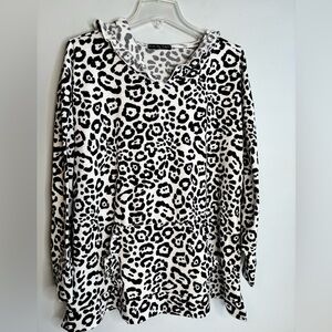 KIM & CAMI ANIMAL PRINT BLOUSE